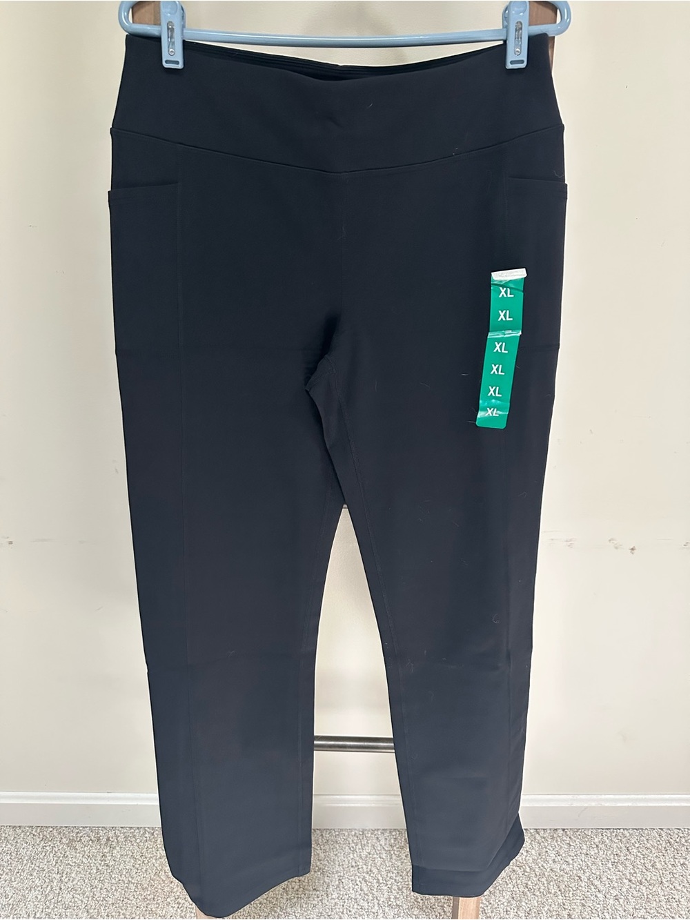 NWT Skechers Go Walk Black Stretch Waistband Leggings with side pockets